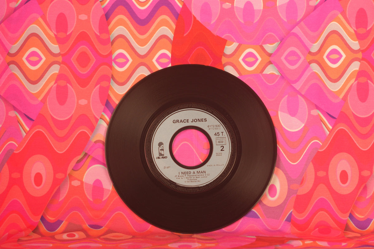 Grace Jones - La Vie En Rose / I Need A Man - RARE 1977 French 7" Single (Island 6172 530) - VG / VG